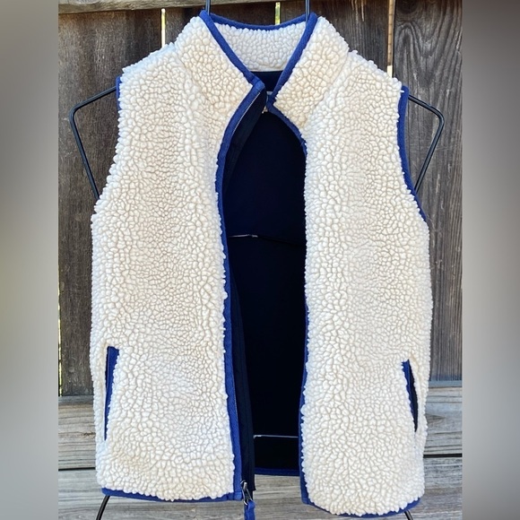 Duluth Trading Childs Sherpa Vest Unisex Sz 7 Excellent - Picture 2 of 4